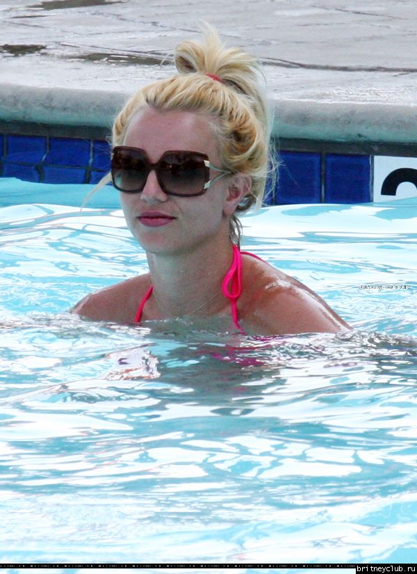 Бритни отдыхает в отеле Ritz Carlton026.jpg(Бритни Спирс, Britney Spears)