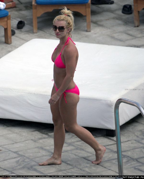 Бритни отдыхает в отеле Ritz Carlton043.jpg(Бритни Спирс, Britney Spears)