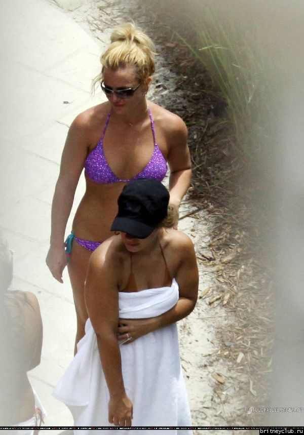 Бритни с семьей в Майями013.jpg(Бритни Спирс, Britney Spears)