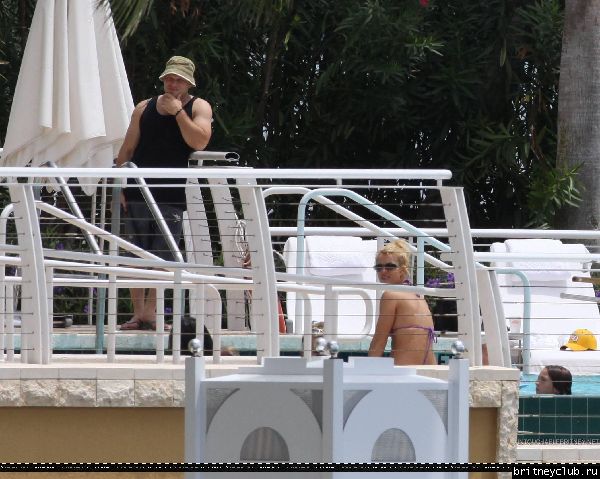 Бритни с семьей в Майями024.jpg(Бритни Спирс, Britney Spears)