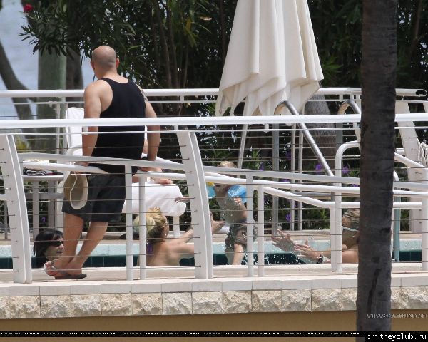 Бритни с семьей в Майями028.jpg(Бритни Спирс, Britney Spears)