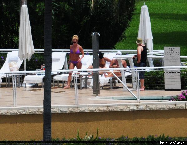 Бритни с семьей в Майями105.jpg(Бритни Спирс, Britney Spears)