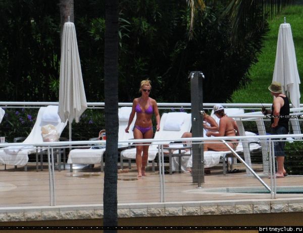 Бритни с семьей в Майями106.jpg(Бритни Спирс, Britney Spears)