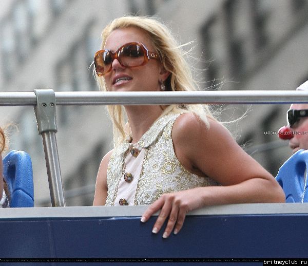 Бритни катается на двухэтажном автобусе по  Нью-Йорку09.jpg(Бритни Спирс, Britney Spears)
