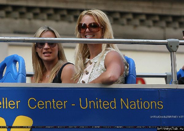 Бритни катается на двухэтажном автобусе по  Нью-Йорку10.jpg(Бритни Спирс, Britney Spears)