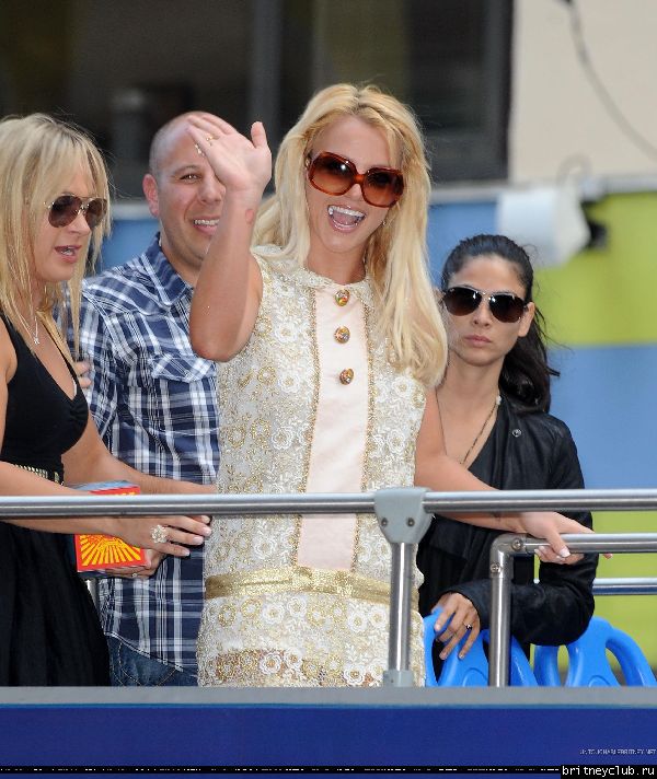 Бритни катается на двухэтажном автобусе по  Нью-Йорку30.jpg(Бритни Спирс, Britney Spears)