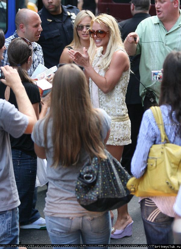 Бритни катается на двухэтажном автобусе по  Нью-Йорку57.jpg(Бритни Спирс, Britney Spears)