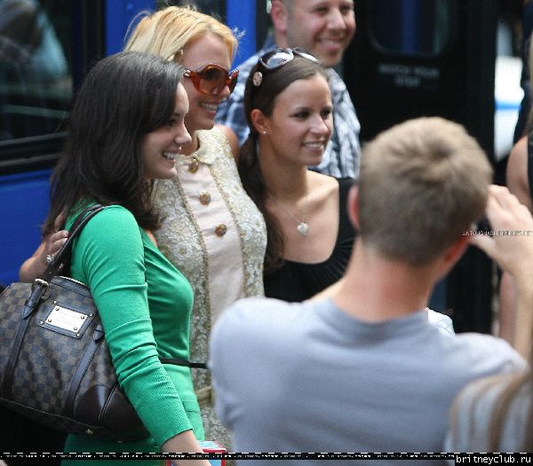 Бритни катается на двухэтажном автобусе по  Нью-Йорку66.jpg(Бритни Спирс, Britney Spears)
