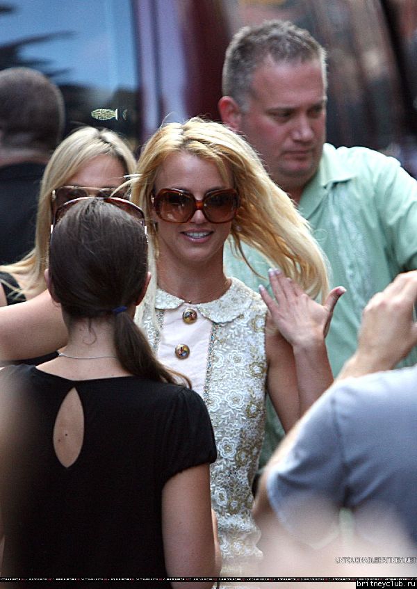Бритни катается на двухэтажном автобусе по  Нью-Йорку68.jpg(Бритни Спирс, Britney Spears)