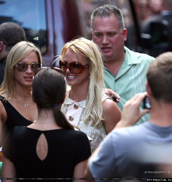 Бритни катается на двухэтажном автобусе по  Нью-Йорку69.jpg(Бритни Спирс, Britney Spears)