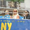 Бритни катается на двухэтажном автобусе по  Нью-Йорку