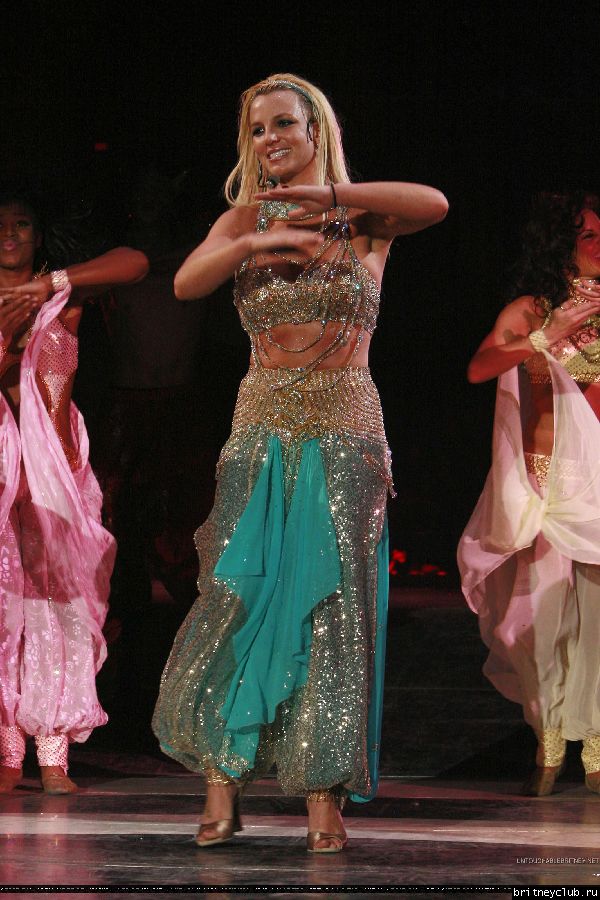 Фотографии с концерта Бритни в Гренсборо 5 сентября41.jpg(Бритни Спирс, Britney Spears)