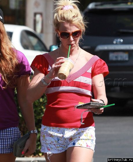 Бритни посещает Starbucks33.jpg(Бритни Спирс, Britney Spears)
