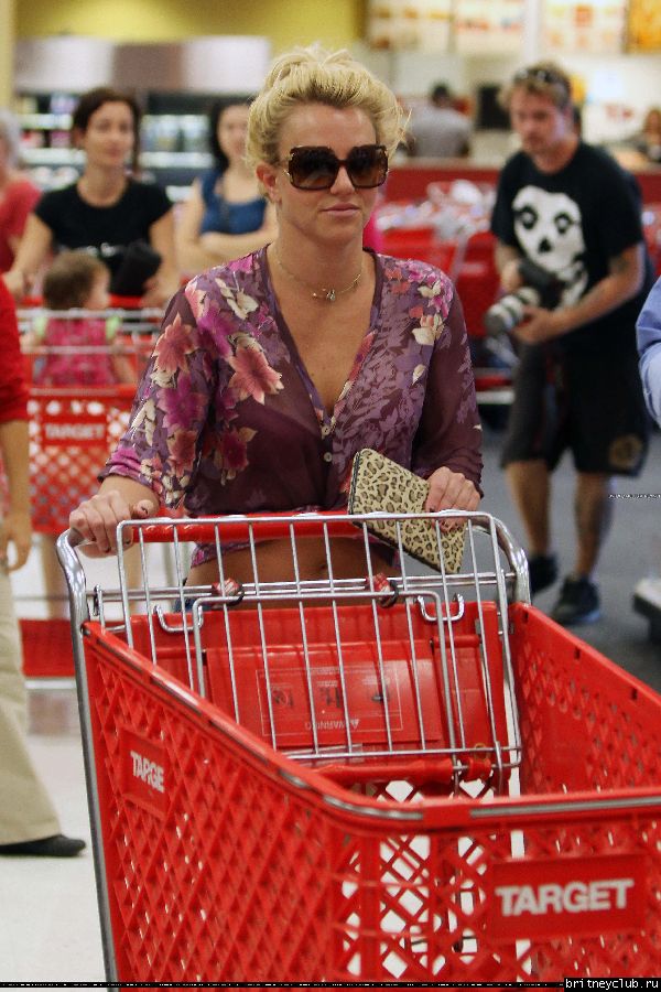 Бритни на шоппинге в Target016.jpg(Бритни Спирс, Britney Spears)
