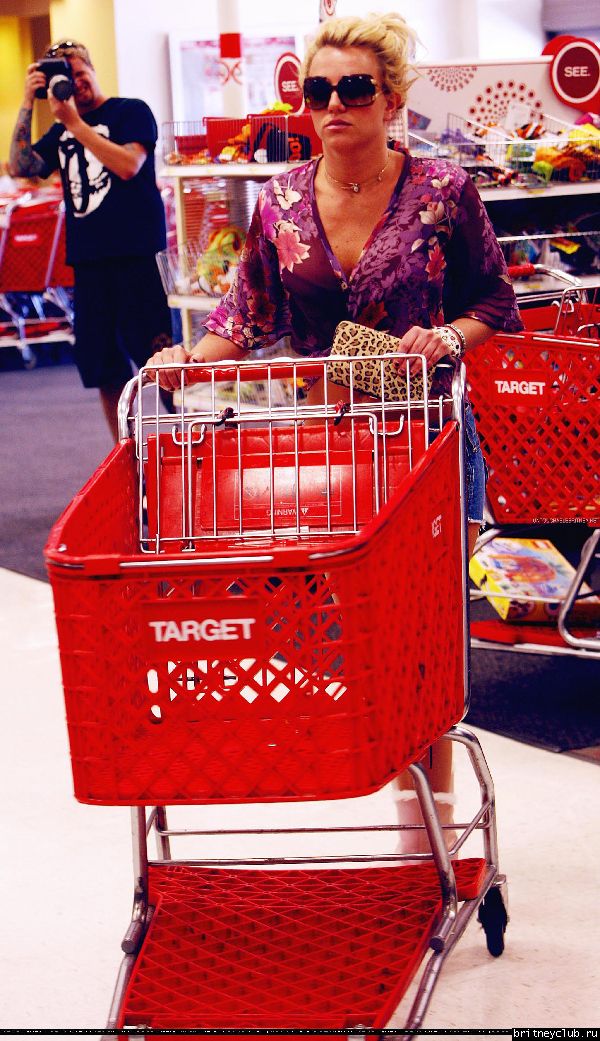 Бритни на шоппинге в Target051.jpg(Бритни Спирс, Britney Spears)