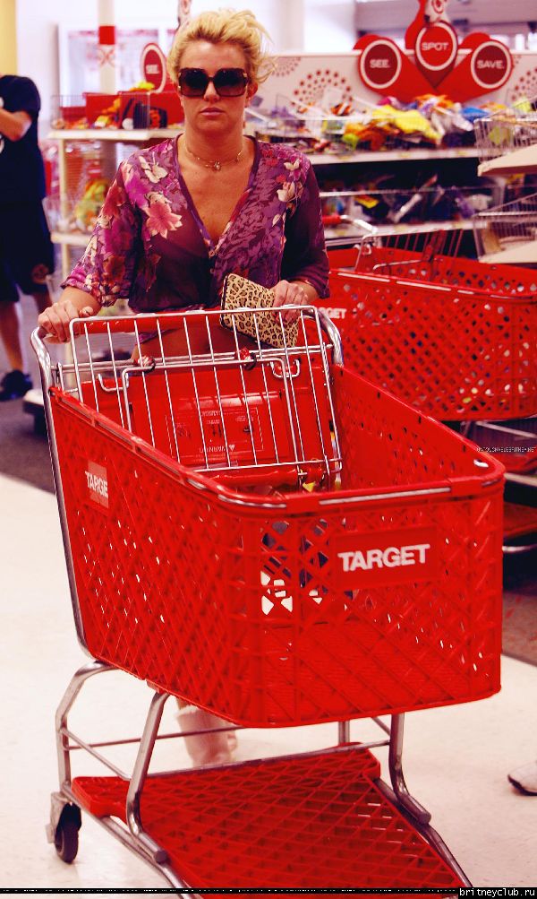 Бритни на шоппинге в Target052.jpg(Бритни Спирс, Britney Spears)