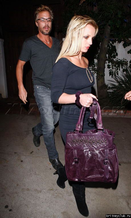 Бритни уезжает из ресторана Little Door26.jpg(Бритни Спирс, Britney Spears)