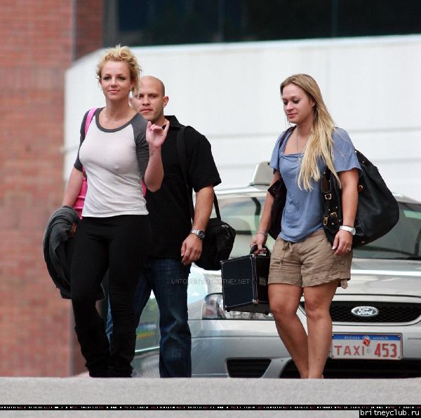 Бритни уезжает из отеля Hyatt в Перте49.jpg(Бритни Спирс, Britney Spears)