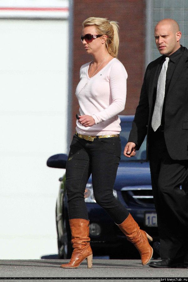 Бритни уезжает из отеля Hyatt06.jpg(Бритни Спирс, Britney Spears)