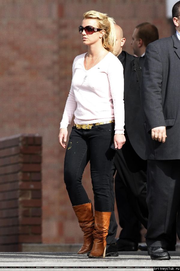 Бритни уезжает из отеля Hyatt13.jpg(Бритни Спирс, Britney Spears)