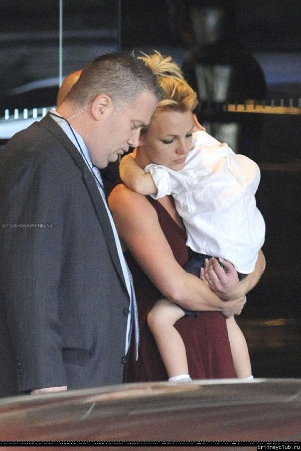 Бритни уезжает из гостиницы в Мельбруне04.jpg(Бритни Спирс, Britney Spears)