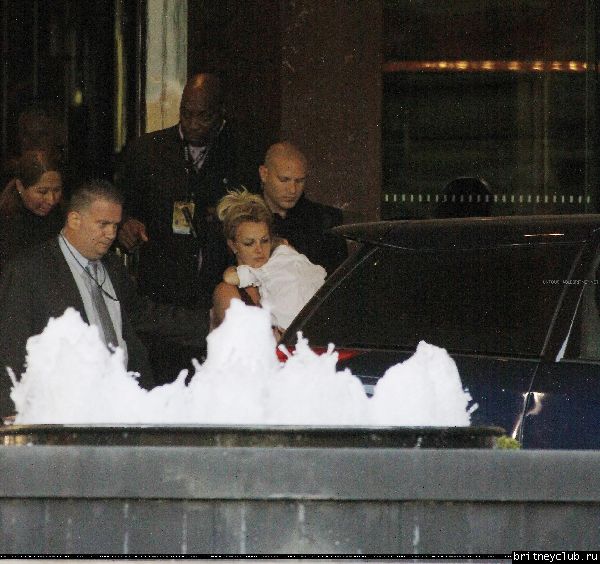 Бритни уезжает из гостиницы в Мельбруне16.jpg(Бритни Спирс, Britney Spears)