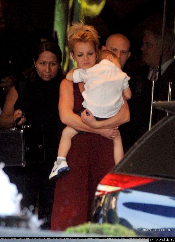 Бритни уезжает из гостиницы в Мельбруне29.jpg(Бритни Спирс, Britney Spears)