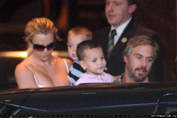 Бритни уезжает из отеля в Мельбруне12.jpg(Бритни Спирс, Britney Spears)