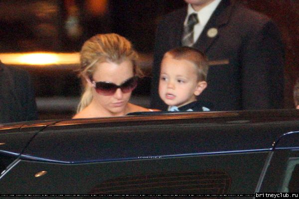 Бритни уезжает из отеля в Мельбруне16.jpg(Бритни Спирс, Britney Spears)