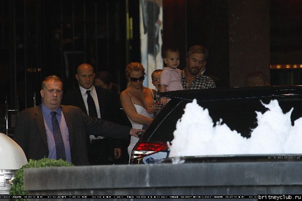 Бритни уезжает из отеля в Мельбруне30.jpg(Бритни Спирс, Britney Spears)