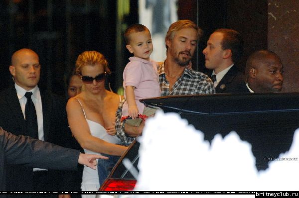 Бритни уезжает из отеля в Мельбруне32.jpg(Бритни Спирс, Britney Spears)