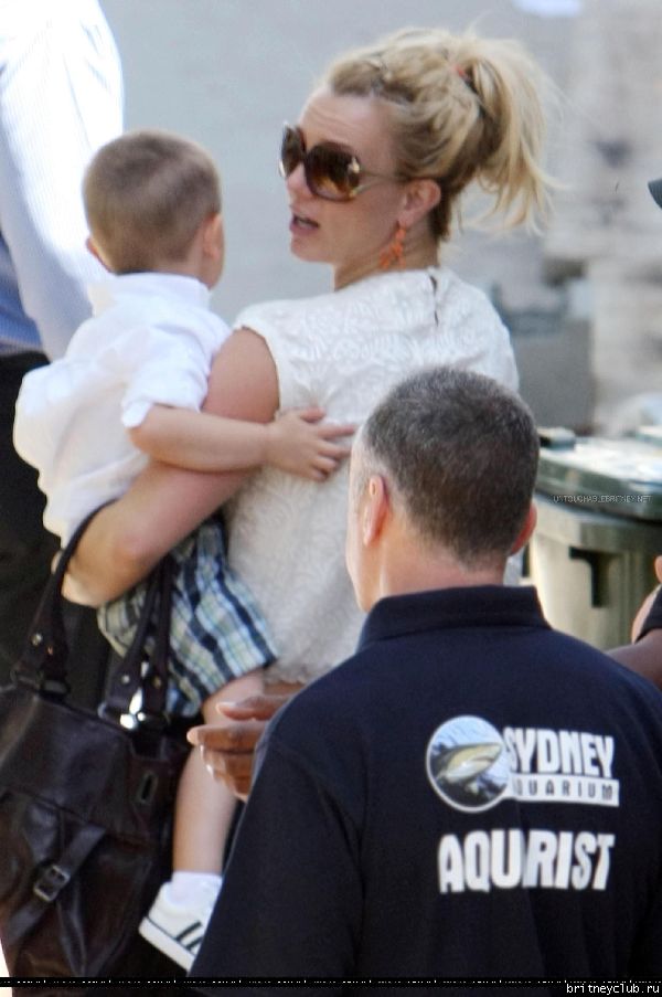 Бритни с детьми в Aquarium в Сиднее19.jpg(Бритни Спирс, Britney Spears)