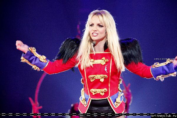 Фотографии с концерта Бритни в Аделаиде 29 ноябряutb_show_29_(3).jpg(Бритни Спирс, Britney Spears)