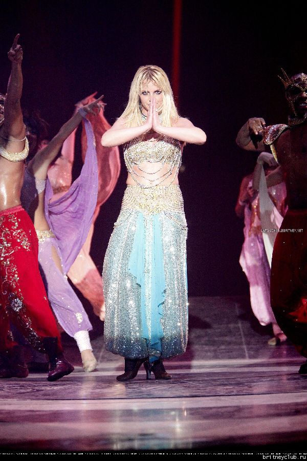Фотографии с концерта Бритни в Аделаиде 29 ноябряutb_show_29_(5).jpg(Бритни Спирс, Britney Spears)