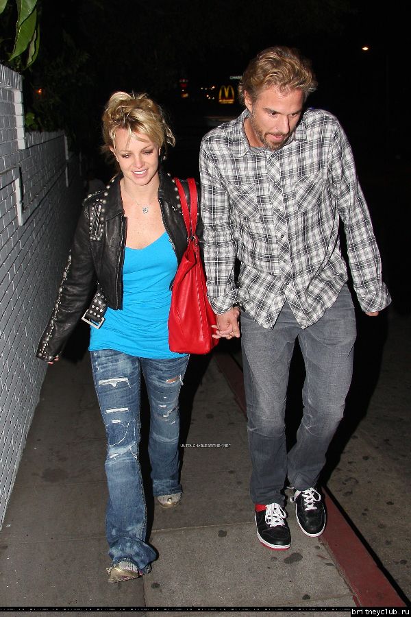 Бритни и Джейсон в Лос-Анджелесе01.jpg(Бритни Спирс, Britney Spears)