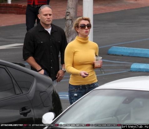 Бритни и Джейсон на шоппинге в Западном Голливуде46.jpg(Бритни Спирс, Britney Spears)