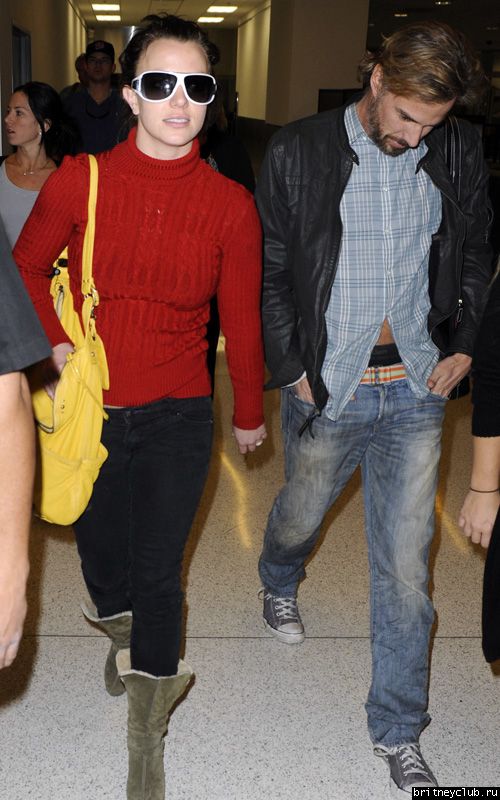 Бритни и Джейсон в аэропорту Майями07.jpg(Бритни Спирс, Britney Spears)