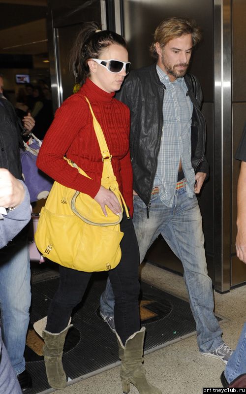 Бритни и Джейсон в аэропорту Майями11.jpg(Бритни Спирс, Britney Spears)