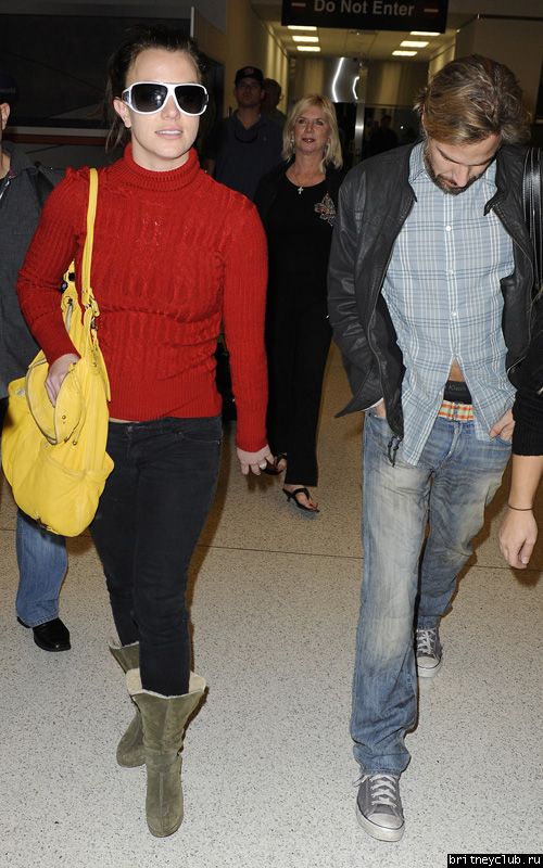 Бритни и Джейсон в аэропорту Майями12.jpg(Бритни Спирс, Britney Spears)