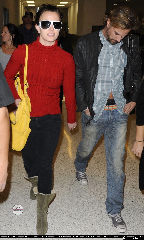 Бритни и Джейсон в аэропорту Майями22.jpg(Бритни Спирс, Britney Spears)