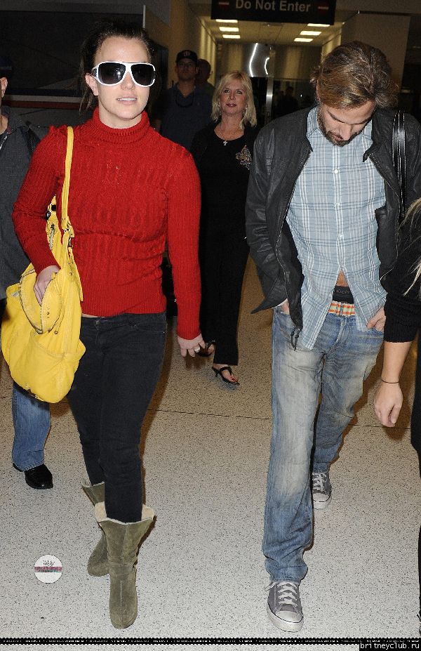Бритни и Джейсон в аэропорту Майями23.jpg(Бритни Спирс, Britney Spears)