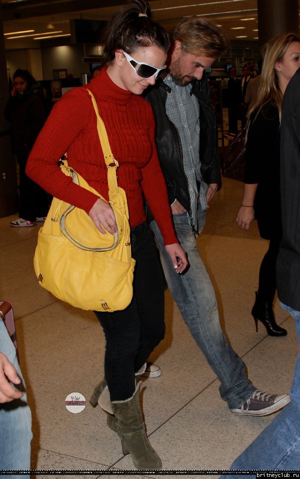 Бритни и Джейсон в аэропорту Майями56.jpg(Бритни Спирс, Britney Spears)