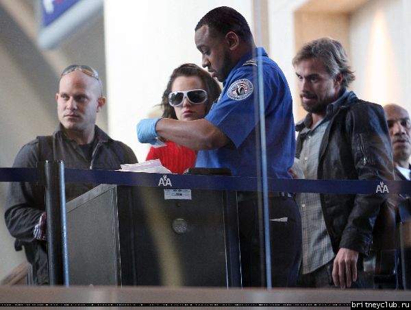 Бритни и Джейсон в аэропорту LAX26.jpg(Бритни Спирс, Britney Spears)