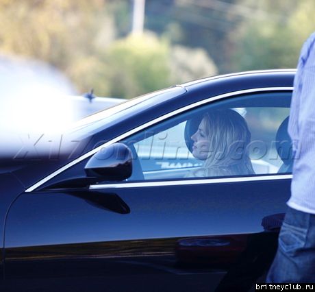Бритни покупает автомобиль в Беверли Хиллз21.jpg(Бритни Спирс, Britney Spears)