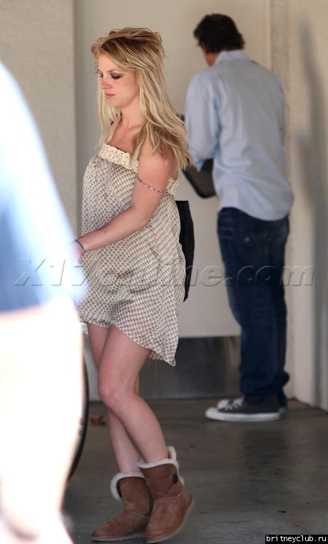 Бритни покидает апартаменты Джейсона05.jpg(Бритни Спирс, Britney Spears)