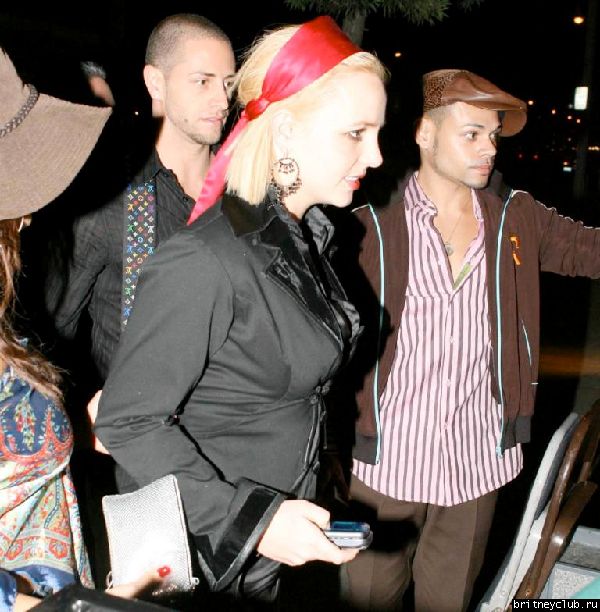 Бритни покидает ресторан Dolce26.jpg(Бритни Спирс, Britney Spears)