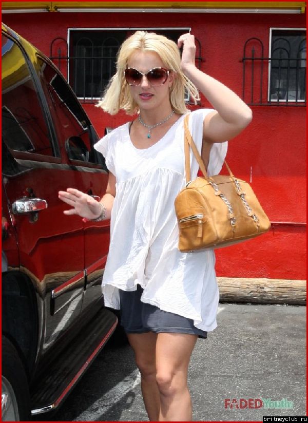 Бритни на шоппинге в Лос-Анджелесе30.jpg(Бритни Спирс, Britney Spears)