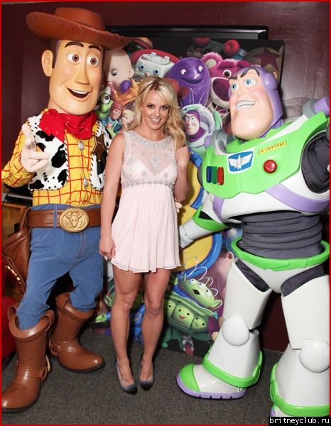 Бритни на премьере "История Игрушек 3"3.jpg(Бритни Спирс, Britney Spears)