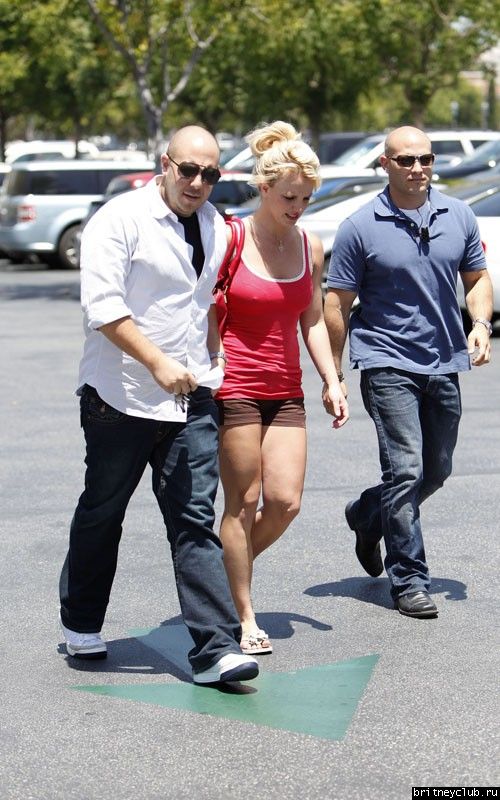 Бритни покидает кафе Marmalade05.jpg(Бритни Спирс, Britney Spears)