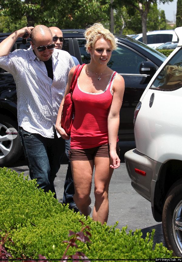 Бритни покидает кафе Marmalade26.jpg(Бритни Спирс, Britney Spears)